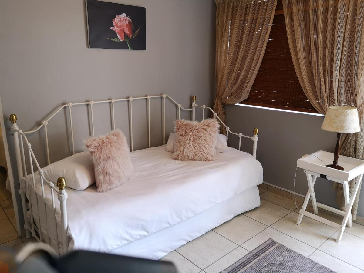 Smithland Guest Apartments Cape Town Bellville Exterior foto